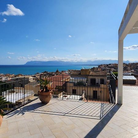 شقة Palazzo Del Golfo Penthouse كاستيلاّماري ديل غو المظهر الخارجي الصورة