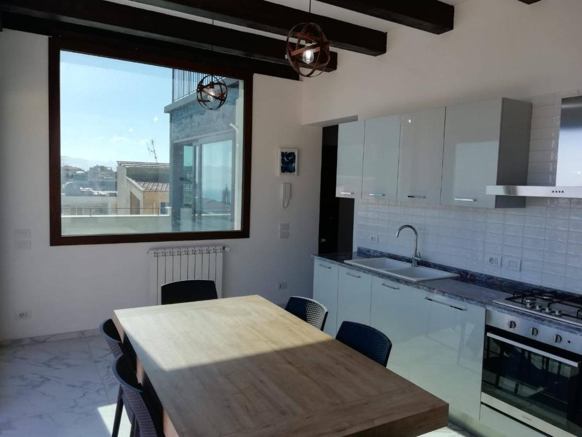 شقة Palazzo Del Golfo Penthouse كاستيلاّماري ديل غو المظهر الخارجي الصورة
