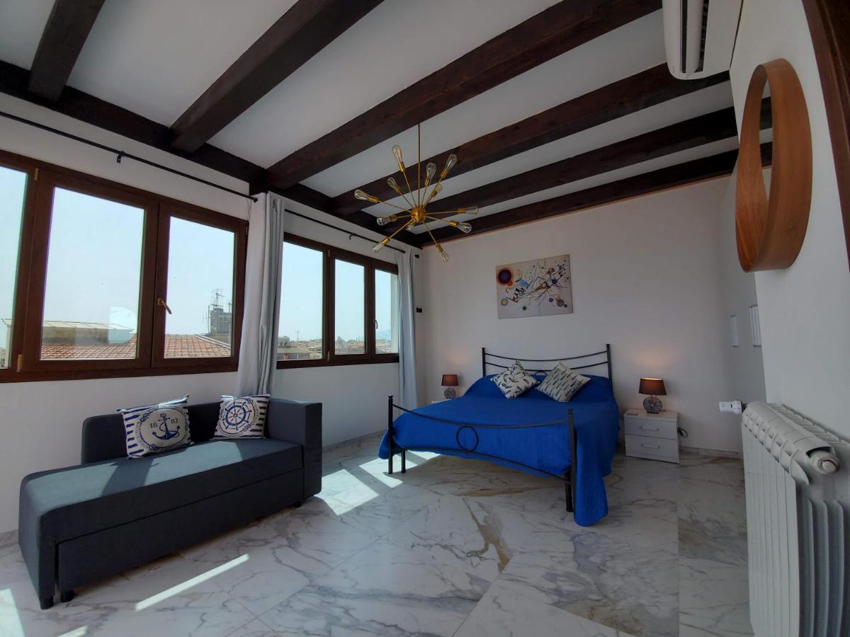 شقة Palazzo Del Golfo Penthouse كاستيلاّماري ديل غو المظهر الخارجي الصورة