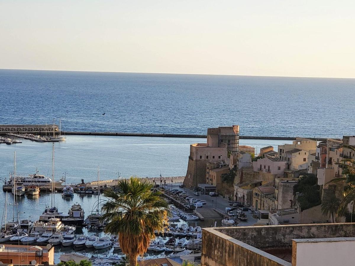شقة Palazzo Del Golfo Penthouse كاستيلاّماري ديل غو المظهر الخارجي الصورة