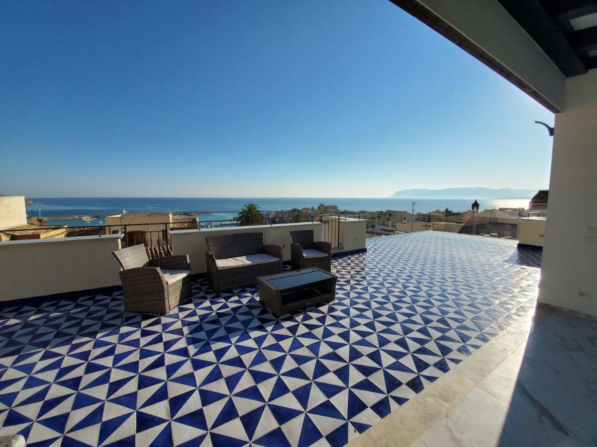 شقة Palazzo Del Golfo Penthouse كاستيلاّماري ديل غو المظهر الخارجي الصورة